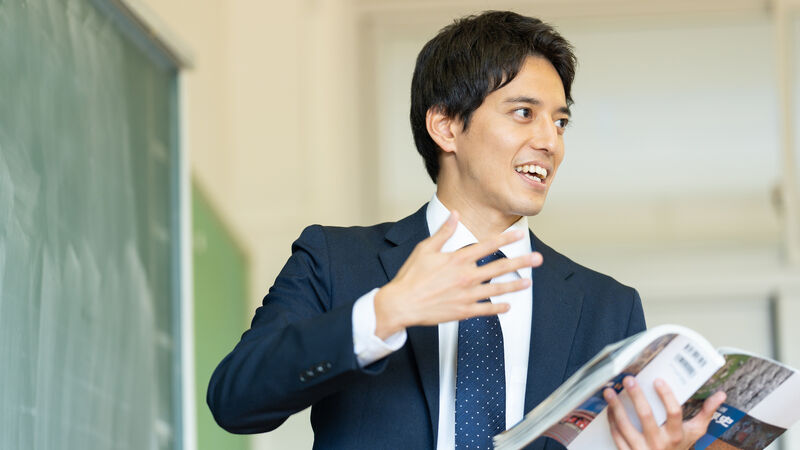 教師の恋人が浮気？行動の変化と調査のポイントを解説！