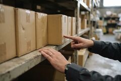 会社で在庫数が合わない原因の調べ方は？ズレを見つける手順と再発対策 